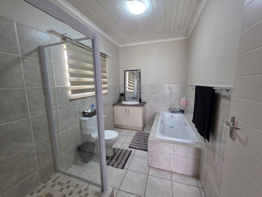 3 Bedroom Property for Sale in Noordhoek Free State